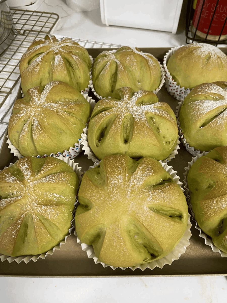 Why is steam needed when making soft European buns? - HOMELUX