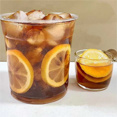 Is it unreasonable for a restaurant to charge one euro for a slice of lemon in a Coke? 